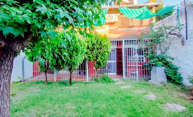 Castelar Norte - Venta - Casa 6 Ambientes, impecable, con ofinica completa