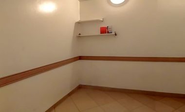 Castelar Norte - Venta - Casa 6 Ambientes, impecable, con ofinica completa