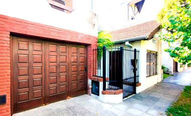 Castelar Norte - Venta - Casa 6 Ambientes, impecable, con ofinica completa