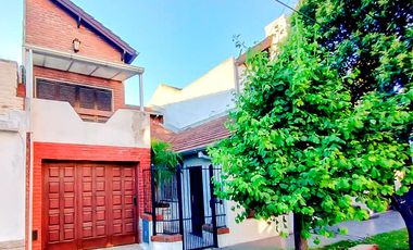 Castelar Norte - Venta - Casa 6 Ambientes, impecable, con ofinica completa