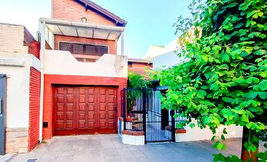 Castelar Norte - Venta - Casa 6 Ambientes, impecable, con ofinica completa
