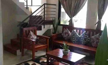 2 STOREY HOUSE AND LOT FOR SALE