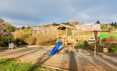 EXCLUSIVO DEPARTAMENTO EN CONDOMINIO CASONAS PATAGONIA VIRGIN, FRUTILLAR, 4D + 4B + SALA ESTAR + TERRAZA. GOLF, NATURALEZA Y FRENTE AL LAGO L