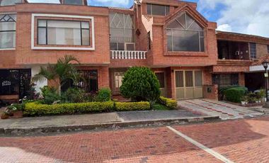 SE VENDE CASA HERMOSA EN FUSAGASUGA EN SAN MATEO.