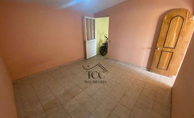 SE RENTA HABITACION AMPLIA CON DIVISION