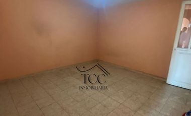 SE RENTA HABITACION AMPLIA CON DIVISION