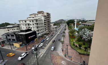 Se alquila departamento de 3 dormitorios en av. 9 de octubre y Tungurahua esquina