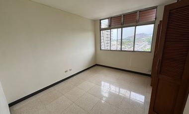 Se alquila departamento de 3 dormitorios en av. 9 de octubre y Tungurahua esquina