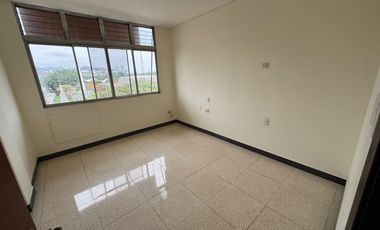 Se alquila departamento de 3 dormitorios en av. 9 de octubre y Tungurahua esquina