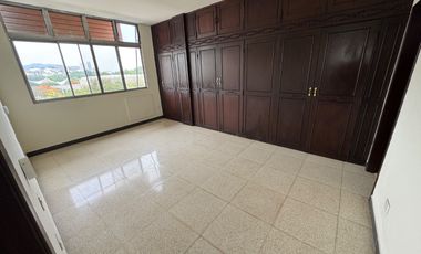 Se alquila departamento de 3 dormitorios en av. 9 de octubre y Tungurahua esquina