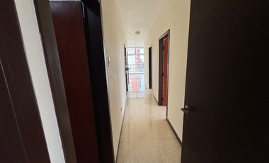Se alquila departamento de 3 dormitorios en av. 9 de octubre y Tungurahua esquina