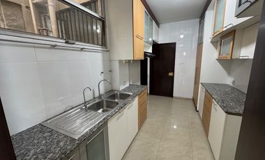 Se alquila departamento de 3 dormitorios en av. 9 de octubre y Tungurahua esquina