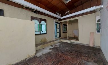 lote de venta en el centro histórico de cuenca, a pocas cuadras del Parque Calderón, parque san Sebastián. Calle Estévez de Toral