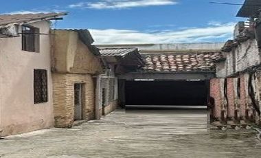 lote de venta en el centro histórico de cuenca, a pocas cuadras del Parque Calderón, parque san Sebastián. Calle Estévez de Toral