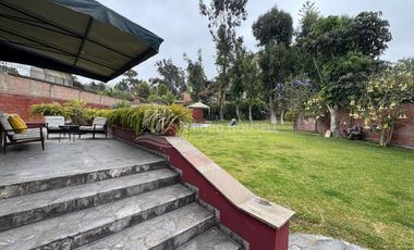 VENTA DE CASA CON PISCINA - SURCO