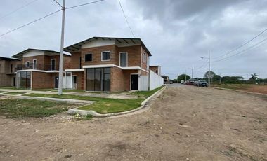 SE VENDE CASA POR ESTRENAR - URB YASUNÍ EN MACHALA