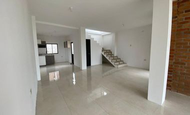 SE VENDE CASA POR ESTRENAR - URB YASUNÍ EN MACHALA