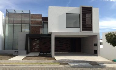 CASA EN RENTA PARQUE CAIRO LOMAS DE ANGELOPOLIS II