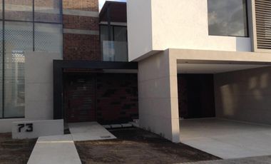 CASA EN RENTA PARQUE CAIRO LOMAS DE ANGELOPOLIS II