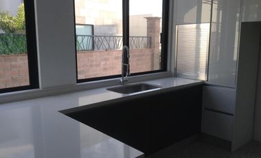 CASA EN RENTA PARQUE CAIRO LOMAS DE ANGELOPOLIS II