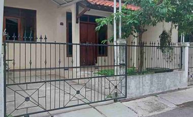 Disewakan Rumah 5KT, 3KMnd, Murah ,Strategis U/KTR/tinggal