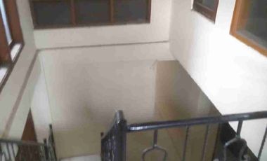 Disewakan Rumah 5KT, 3KMnd, Murah ,Strategis U/KTR/tinggal