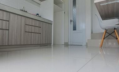Rumah Depok Ready Stok Siap Huni IMB SHM 2 Lantai 3 Kamar Tidur Akses Stasiun Depok Baru dekat Tol Desari dekat Tol Kukusan Beji Margonda Kota Depok