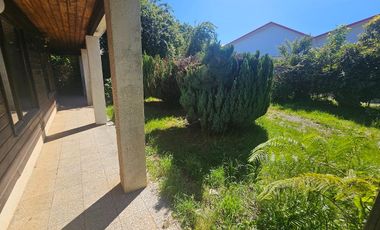 CASA SALIDA SUR CON AMPLIO TERRENO