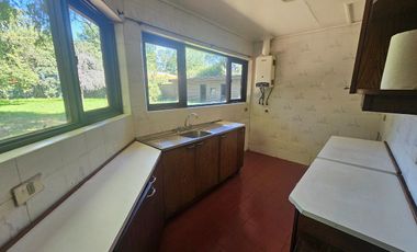 CASA SALIDA SUR CON AMPLIO TERRENO