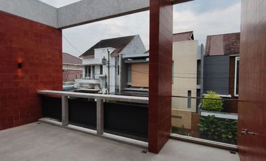 DIJUAL Rumah Baru Konsep mid century modern Telagabodas Semarang