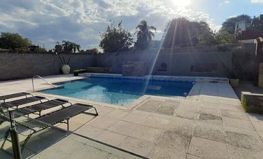 SE VENDE BELLISIMA CASA 5 DORM Y DEPENDENCIAS EN GRANJA DE FUNES - CORDOBA