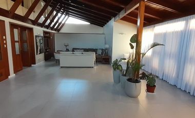 SE VENDE BELLISIMA CASA 5 DORM Y DEPENDENCIAS EN GRANJA DE FUNES - CORDOBA