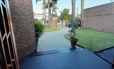 SE VENDE BELLISIMA CASA 5 DORM Y DEPENDENCIAS EN GRANJA DE FUNES - CORDOBA