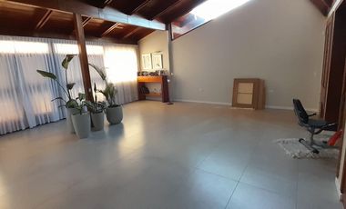 SE VENDE BELLISIMA CASA 5 DORM Y DEPENDENCIAS EN GRANJA DE FUNES - CORDOBA