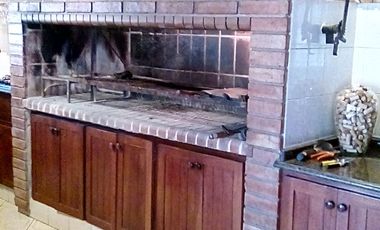 SE VENDE BELLISIMA CASA 5 DORM Y DEPENDENCIAS EN GRANJA DE FUNES - CORDOBA