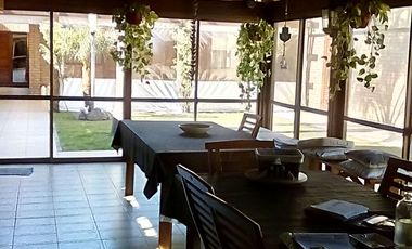 SE VENDE BELLISIMA CASA 5 DORM Y DEPENDENCIAS EN GRANJA DE FUNES - CORDOBA