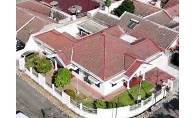 RUMAH LOKASI STRATEGIS HANYA DIHITUNG HARGA TANAH DI PERUM SATELIT INDAH