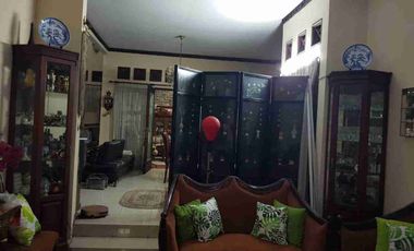 rumah strategis kebayoran baru