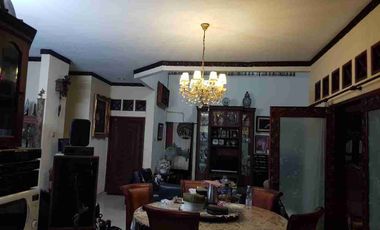 rumah strategis kebayoran baru