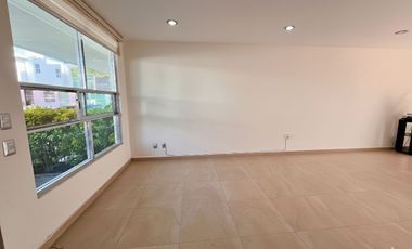 CASA EN RENTA EL REFUGIO! 3 RECÁMARAS, ESTUDIO, JARDÍN, AMENIDADES!