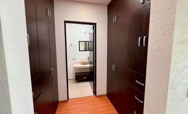 CASA EN RENTA EL REFUGIO! 3 RECÁMARAS, ESTUDIO, JARDÍN, AMENIDADES!