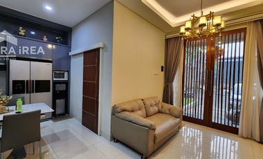 DIJUAL RUMAH CLUSTER 2 LANTAI SIAP HUNI DI SOLO DEKAT LUWES PALUR