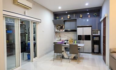 DIJUAL RUMAH CLUSTER 2 LANTAI SIAP HUNI DI SOLO DEKAT LUWES PALUR