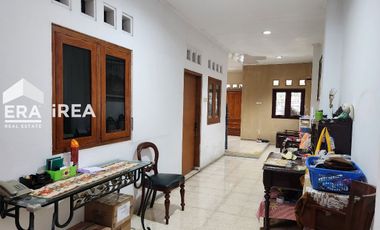 DIJUAL RUMAH ASRI DI SOLO DEKAT SINGOSAREN PLAZA & PASAR KEMBANG