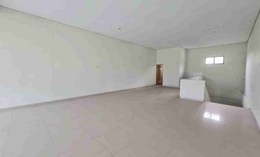 Dijual Ruko strategis jalan adi sumarmo kartasura, Kompleks Ruko, Parkiran Luas Cocok Untuk Investasi Usaha.