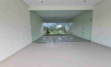 Dijual Ruko strategis jalan adi sumarmo kartasura, Kompleks Ruko, Parkiran Luas Cocok Untuk Investasi Usaha.