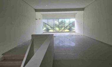 Dijual Ruko strategis jalan adi sumarmo kartasura, Kompleks Ruko, Parkiran Luas Cocok Untuk Investasi Usaha.