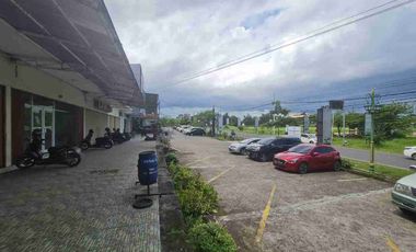 Dijual Ruko strategis jalan adi sumarmo kartasura, Kompleks Ruko, Parkiran Luas Cocok Untuk Investasi Usaha.