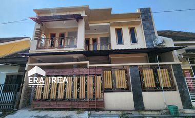 DIJUAL RUMAH CLUSTER 2 LANTAI SIAP HUNI DI SOLO DEKAT DE TJOLOMADOE