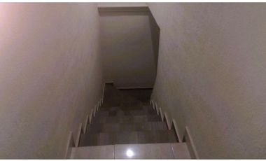 OFERTA HERMOSA CASA EN VENTA EN APODACA OPRTUNIDAD ÚNICA 2 PLANTAS, 3 RECÁMAARS. TODA EMODELADA